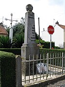 Monument aux morts et calvaire.