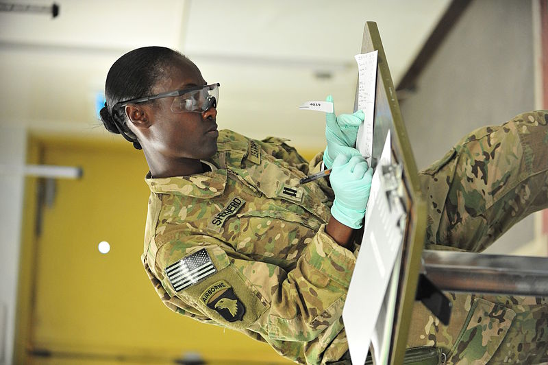 File:Currahee receives Army Nurse Corps’ 2014 Leadership Award of Excellence 130714-A-ZW716-687.jpg