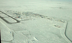 Foto udara dari Deadhorse, Maret 2007