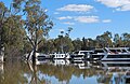 English: The Deep Creek Marina on the en:Murray River near en:Moama.