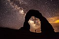 Delicate Arch at Night (8708111489).jpg