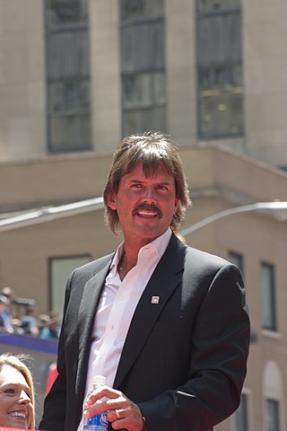 Fortune Salaire Mensuel de Dennis Eckersley Combien gagne t il d argent ? 20 000 000,00 euros mensuels