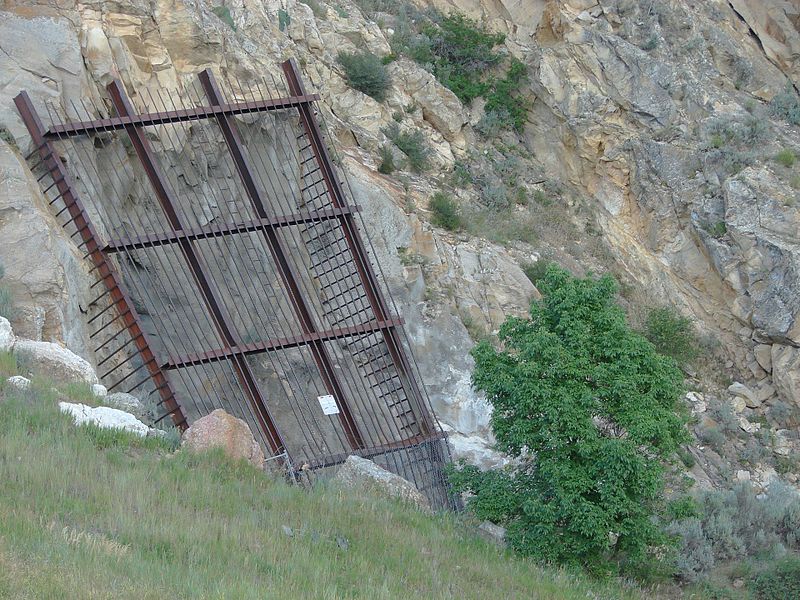 File:Down at Thistle Dam spillway intake, Jul 15.jpg