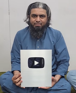 <span class="mw-page-title-main">Muhammad Ali Mirza</span> Pakistani YouTuber (born 1977)