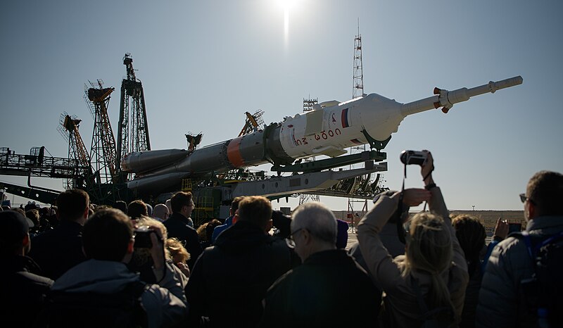 File:Expedition 61 Soyuz Rollout (NHQ201909230033).jpg