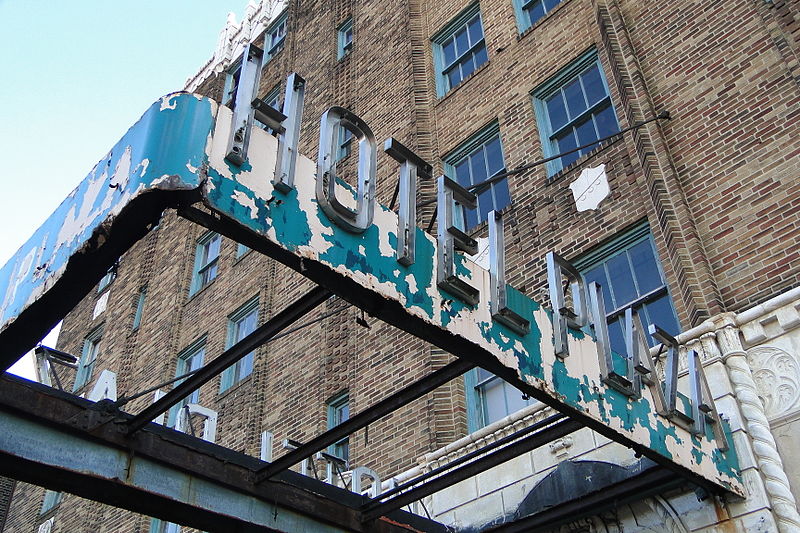 File:Facade and Ruined Sign of Hotel Plaza - Downtown Camden - New Jersey.jpg