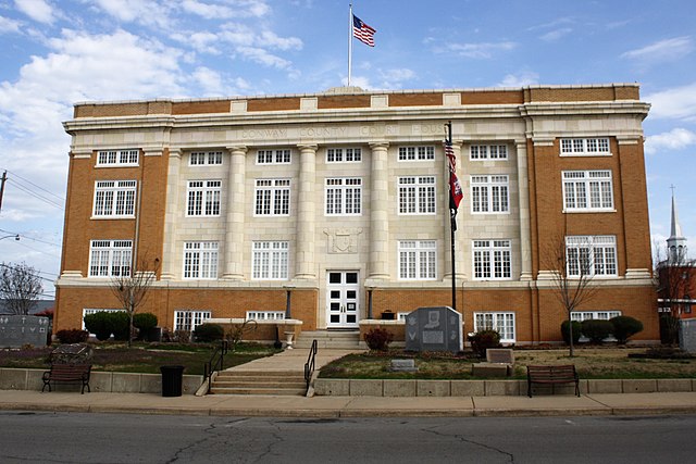 Image: Facade of Conway County Courthouse in Morrilton, AR 004