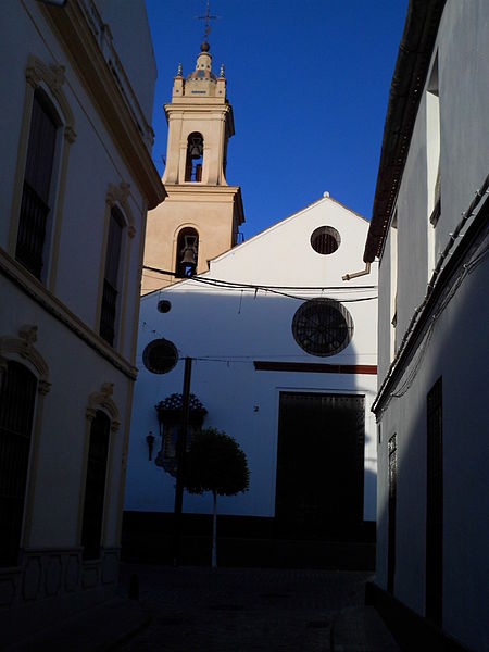 File:Fachada delantera de la Colegiata.JPG