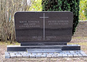 Familiengrab Peter Simons in Nemmenich (2011)