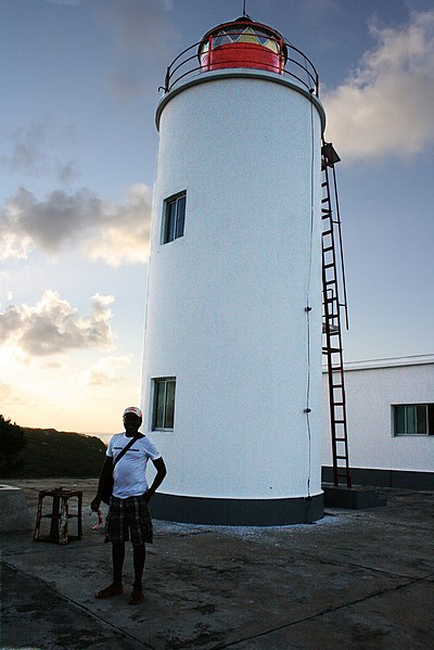 File:Farol Chidenguele.jpg