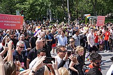 Justin Trudeau at the Fierte Montreal Pride parade of 2017 Fierte Montreal 2017 07.jpg