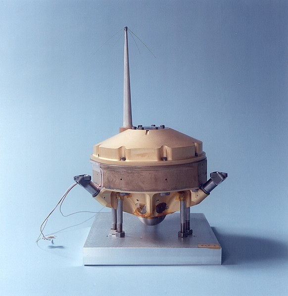 File:Flight 1 probe of Deep Space 2 in Pre-Impact Configuration Microprobe-5.jpg