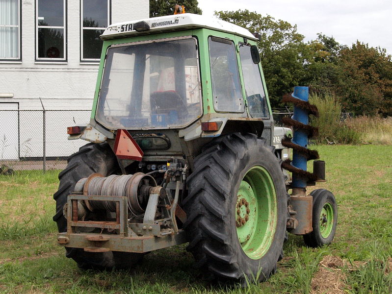 File:Ford tracktor p1.JPG