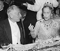 Louise Mountbatten: Uppväxt och ungdom, Bröllop, Kronprinsessa