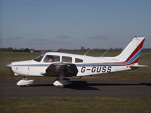 G-GUSS Piper Cherokee (25192998381)