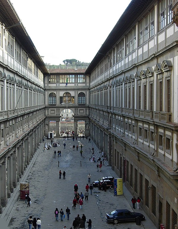 File:Galleria degli Uffizi court crop.JPG