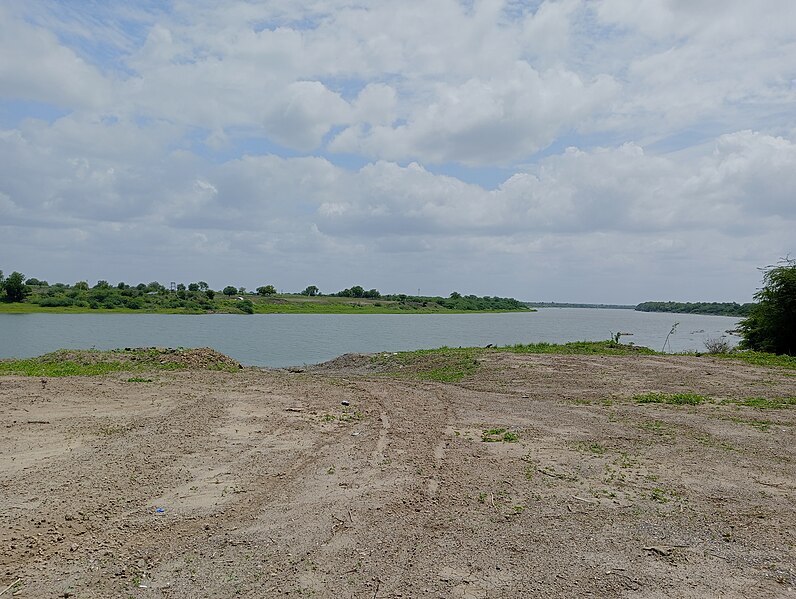 File:Godavari river view img7.jpg