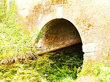 The eastern portal of Greywell Tunnel on the Basingstoke Canal Greywell tunnel 3.jpg