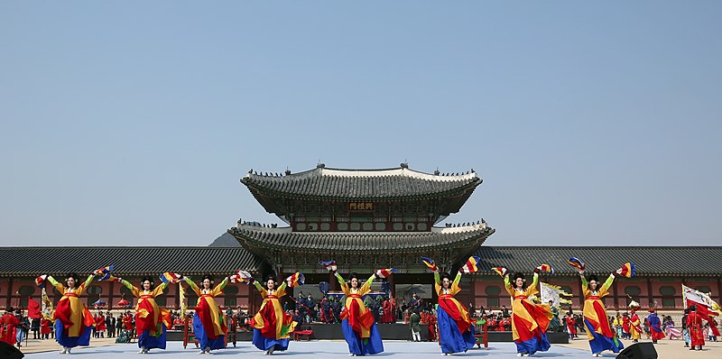 File:Gyeongbokgung Royal Guard 25.jpg