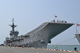 艦艏