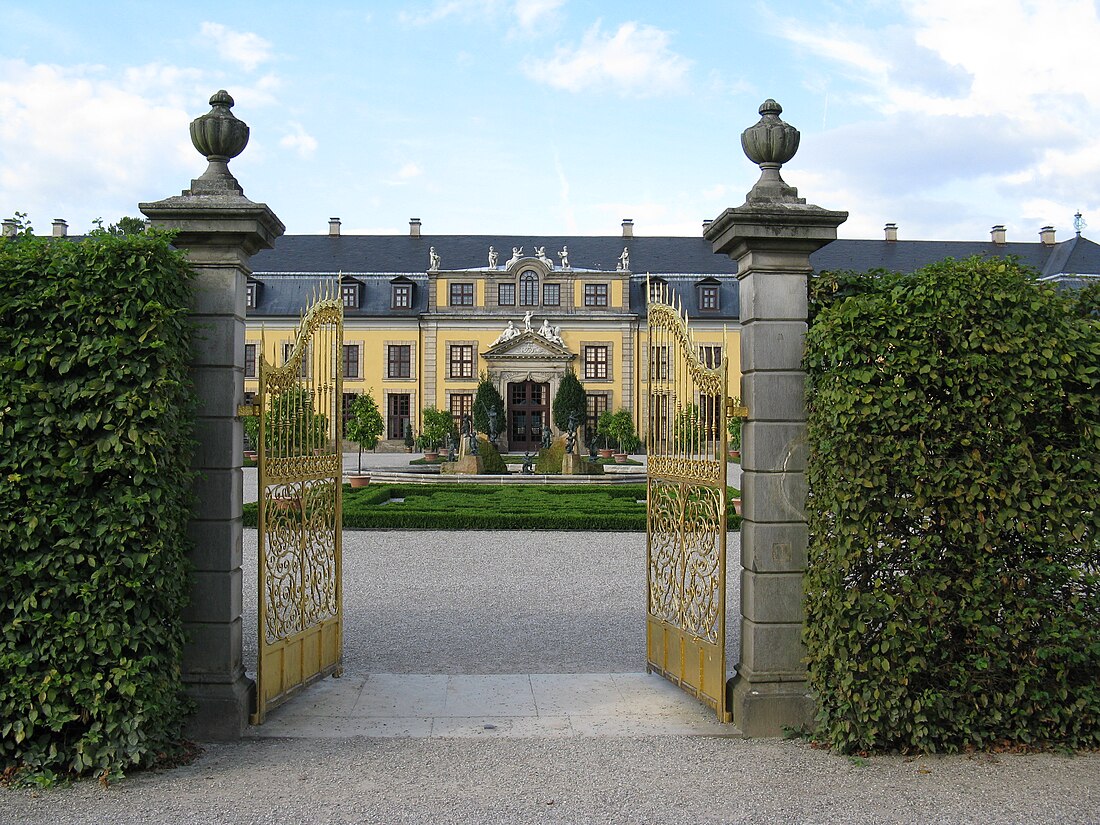 File:Hannover-Herrenhausen-Großer-Garten-Goldenes-Tor.JPG