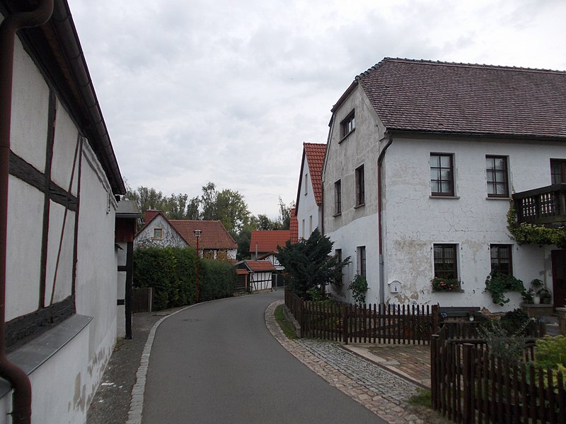 File:HaselbachTeichstr.JPG