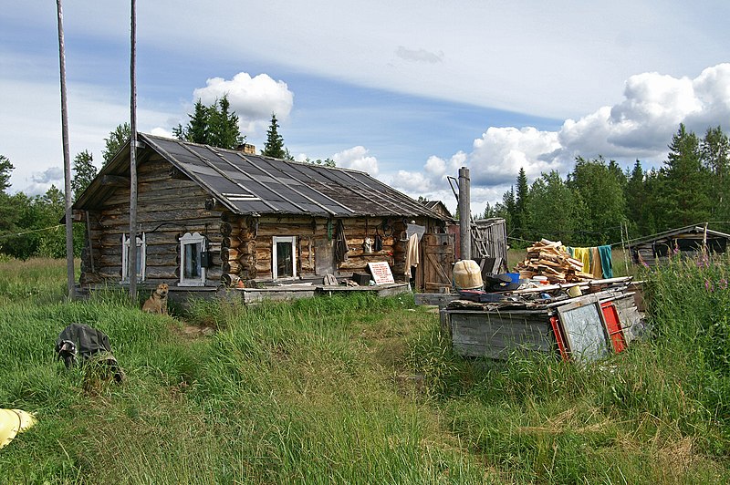 File:Hut Kanozero.jpg