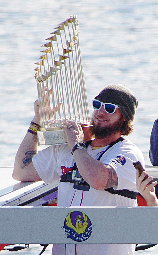 2013 Red Sox championship team reunites at Fenway Park