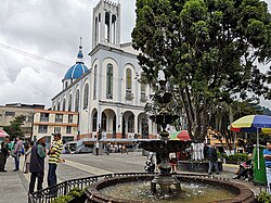 Iglesia de Nuestra Senora del Rosario, Aranzazu - desde la fuente.jpg