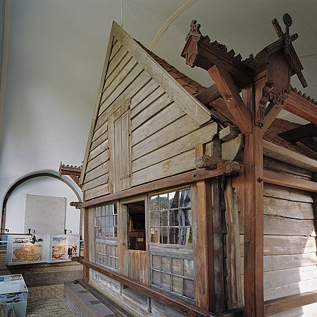 Czar Peter House in 2002 Interieur, buitenkant van het houten huis binnen het stenen huis - Zaandam - 20341837 - RCE.jpg