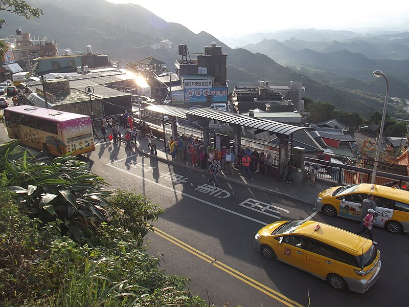 File:Jiufen Old Street bus shelter 20141016.jpg