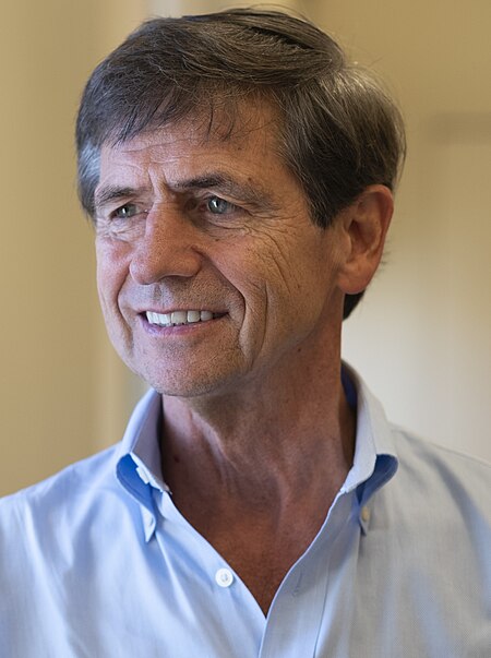 Tập_tin:Joe_Sestak_August_2019_(3)_(cropped).jpg