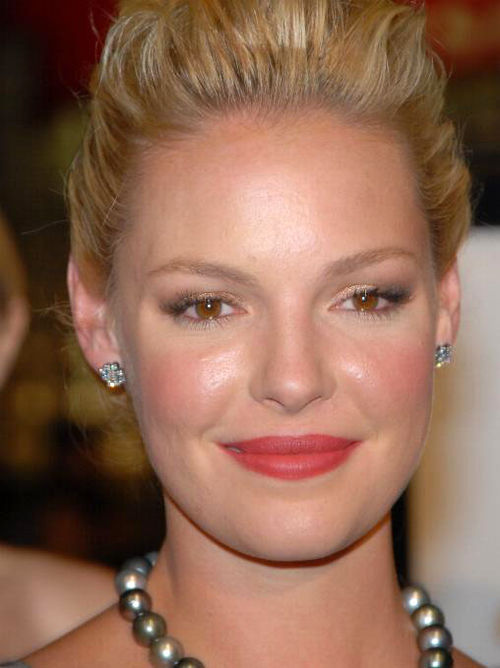 Heigl refused to be considered for the 60th Primetime Emmy Awards in 2008 due to insufficient material on Grey's Anatomy.