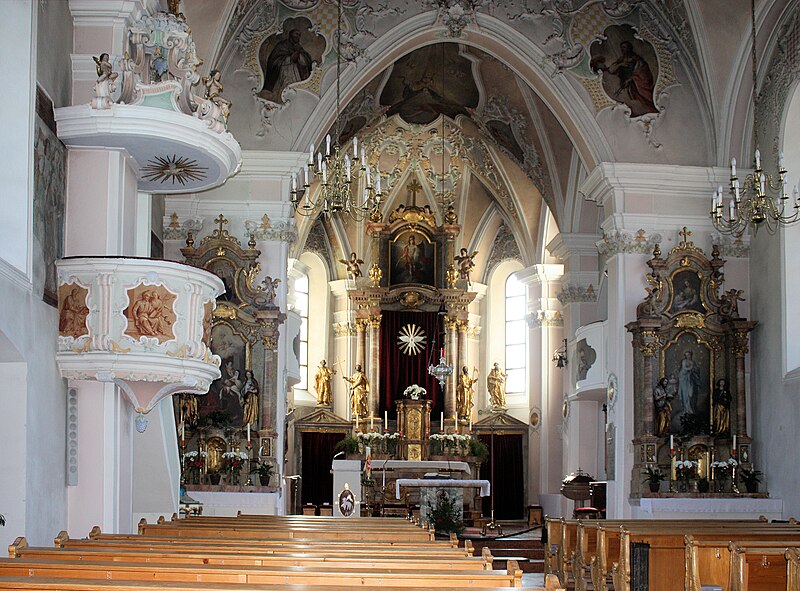 File:Kirchberg in Tirol, die Kirche Sankt Ulrich, Innenansicht.jpg