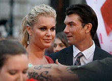 Jerry O’Connell mit Ehefrau Rebecca Romijn (Life Ball 2010)