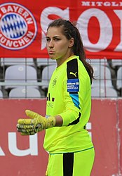 Lisa Weiss BL FCB contre SGS Essen Muenchen-3 (rognée) .jpg