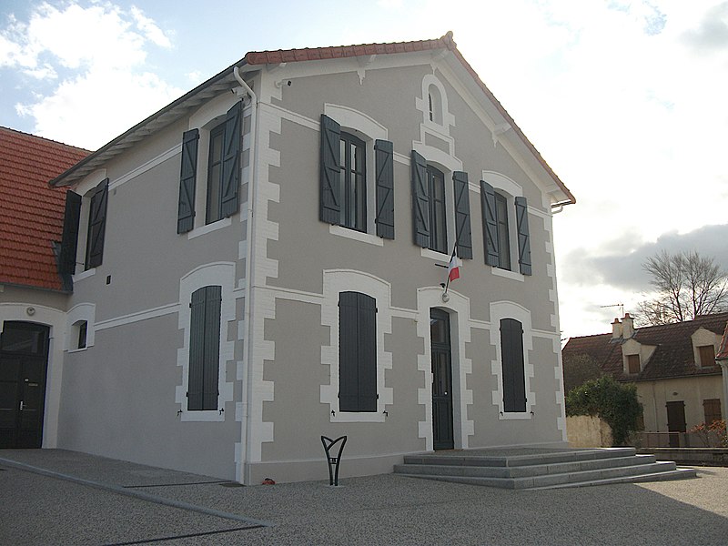 File:Mairie de Saint-Rémy-en-Rollat 2020-03-14.JPG