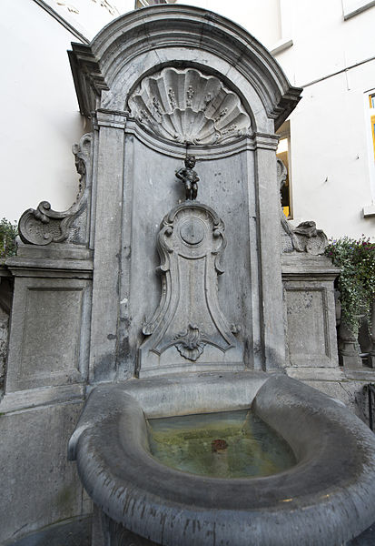 File:Mannekin Pis (8293232485).jpg