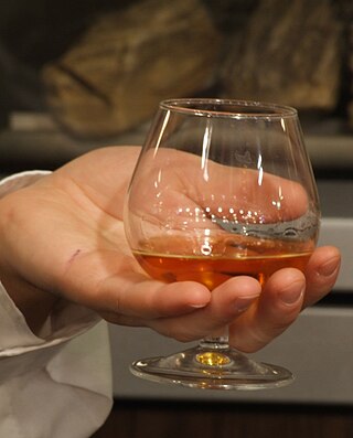 Fortune Salaire Mensuel de Brandy Alcool Combien gagne t il d argent ? 1 000,00 euros mensuels