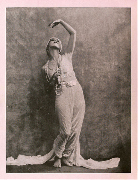 File:Martha Graham by Nickolas Muray.jpg