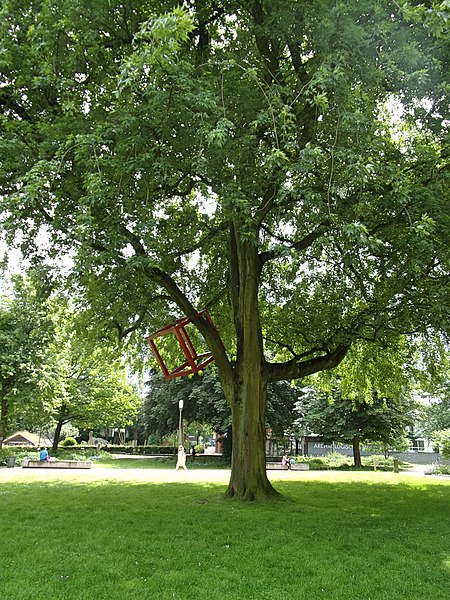 Max Schmeling Park Harburg Kunst im Baum
