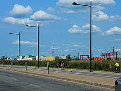 Вид на порт Монреаля с улицы Нотр-Дам.