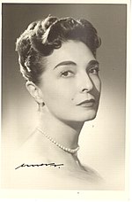 Mi madre Maria Elena Arizmenmdi en 1955.jpg