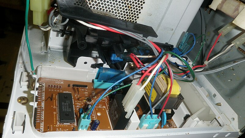 File:Microwave oven circuit board 1.JPG