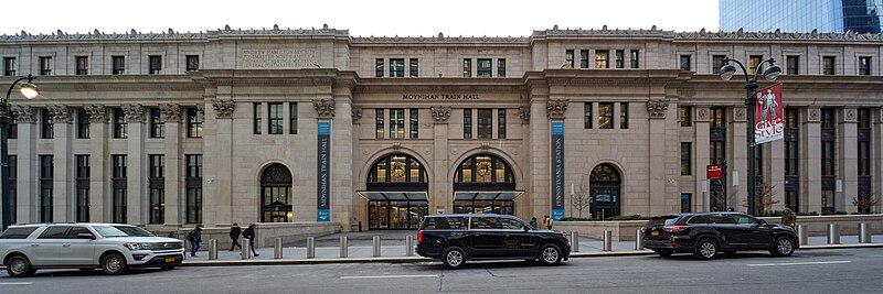 File:Moynihan Train Hall exterior viewed from 33rd St, Dec 27 2022.jpg