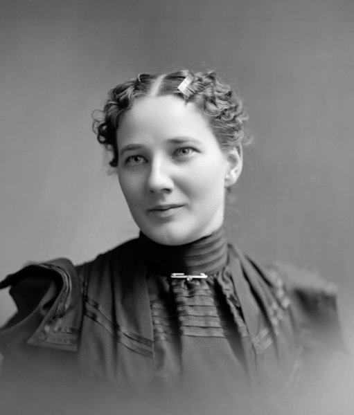 File:Mrs. Dewey C. Bailey (cropped).png