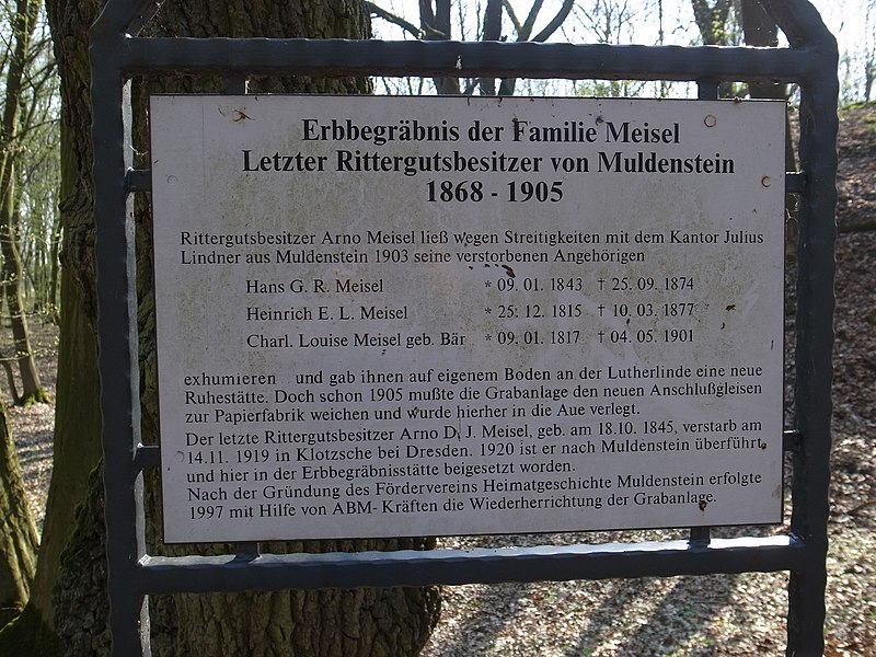 File:Muldenstein, Erbbegräbnis der Familie Meisel ,Infotafel.JPG