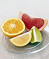 Průřez různými citrusovými plody