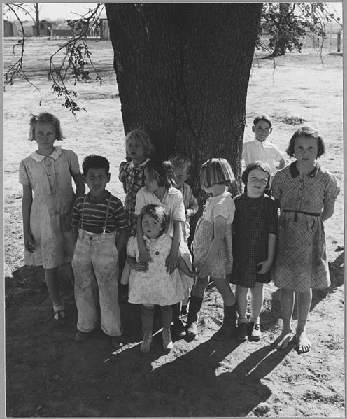 File:Near Yuba City, California. Children of migrant workers in Yuba City Agricultural Farm Workers Commu . . . - NARA - 521752.jpg