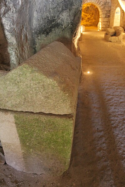 File:Necropolis at Beit Shearim.jpg